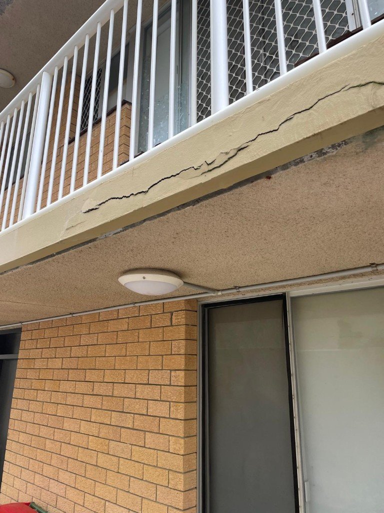 North Sydney Concrete - balcony edge crack